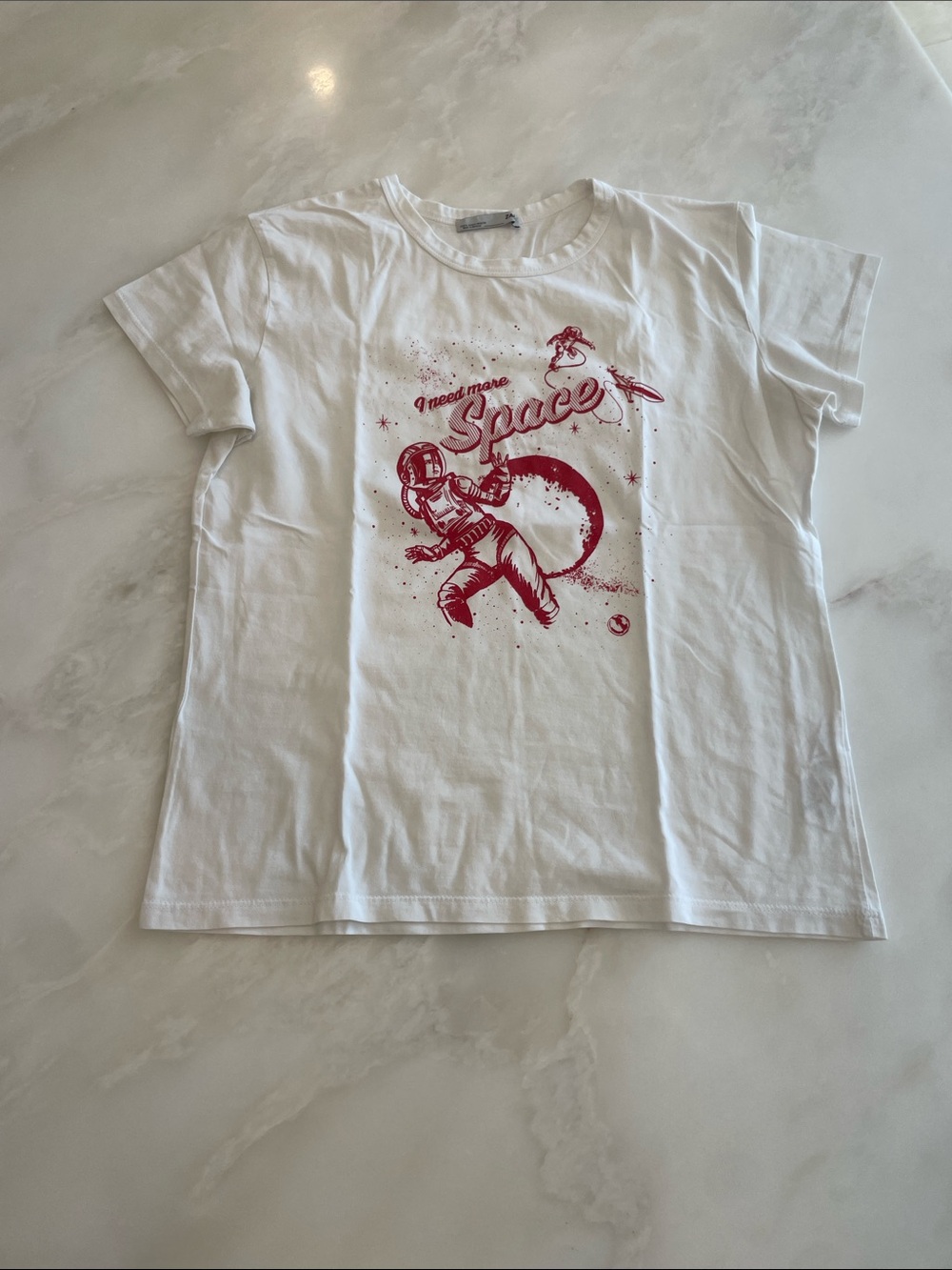 Zara Women’s White Graphic Tee with Red Space Astronaut Print- Size Small - Picture 2 of 5